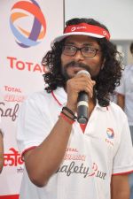  at big fm marathon in Mumbai on 4th Nov 2012 (41).JPG